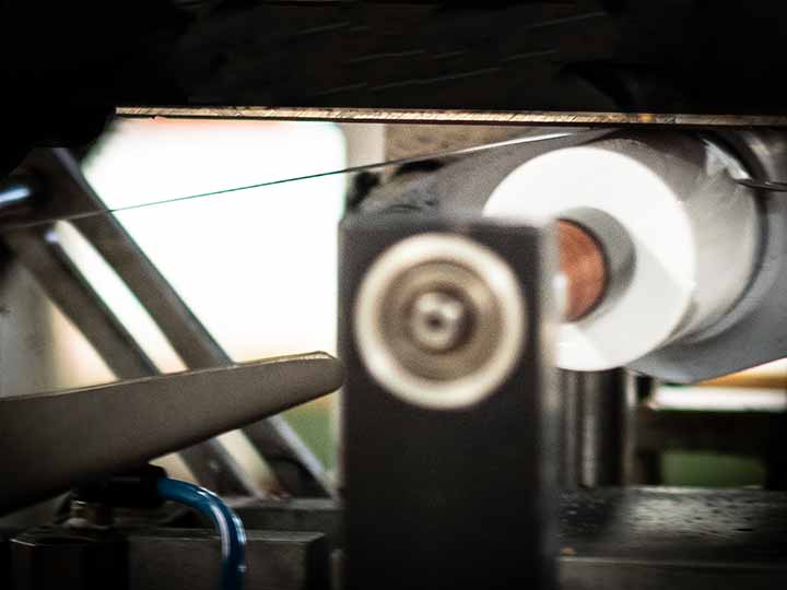 Heißfolienprägung für Verpackungen flach und rundum